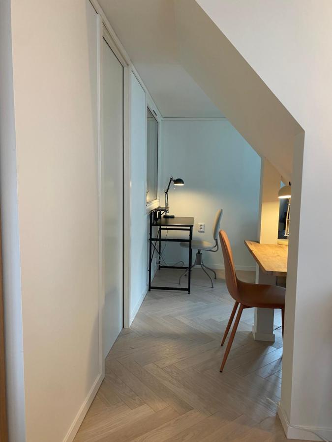Entire Renovated Apartment From 1780 With Kitchen, Bath, Bedroom, And Living Room In Skuteviken Bergen Esterno foto