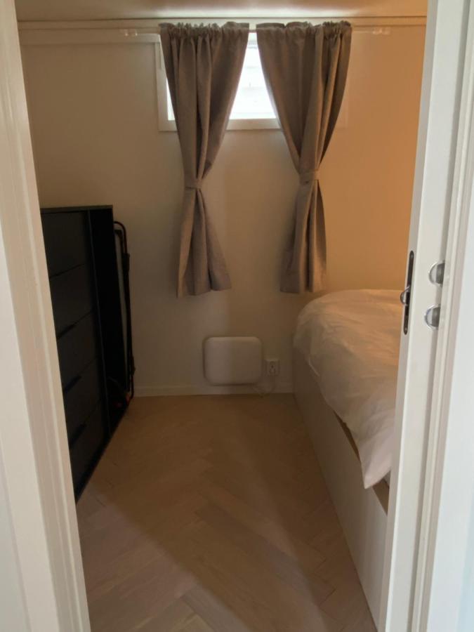Entire Renovated Apartment From 1780 With Kitchen, Bath, Bedroom, And Living Room In Skuteviken Bergen Esterno foto